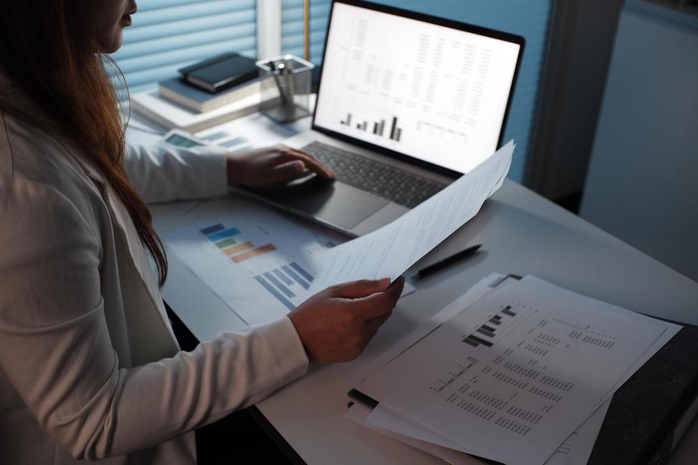 Enhancing Reporting Accuracy with Structured Context Pages